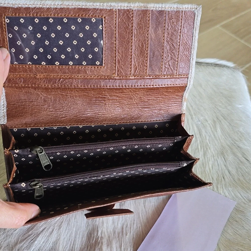 Cowhide Leather Wallet - Picture 7 of 13